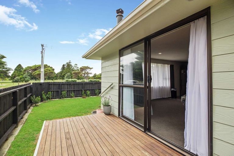 Photo of property in 70 Racecourse Road, Waiuku, 2123