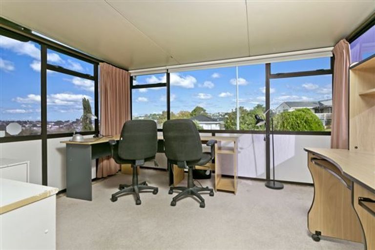 Photo of property in 40 Athena Drive, Totara Vale, Auckland, 0629