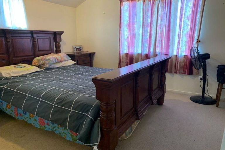 Photo of property in 6/4 John Jennings Drive, Oteha, Auckland, 0632