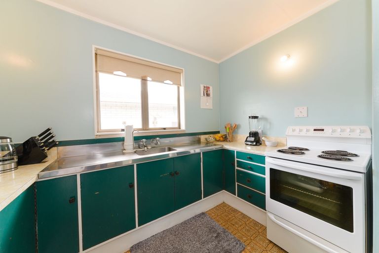 Photo of property in 11 Herbert Avenue, Cloverlea, Palmerston North, 4412