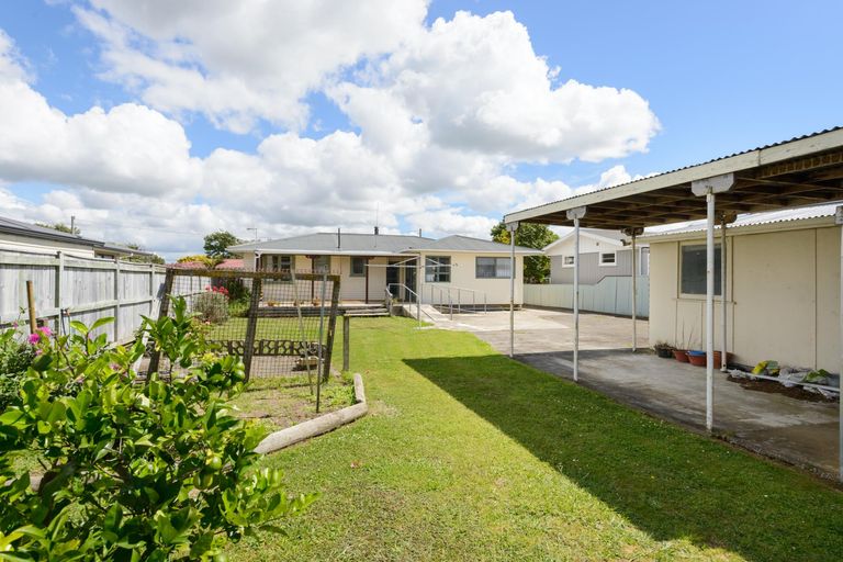 Photo of property in 79 Sutherland Crescent, Westbrook, Palmerston North, 4412