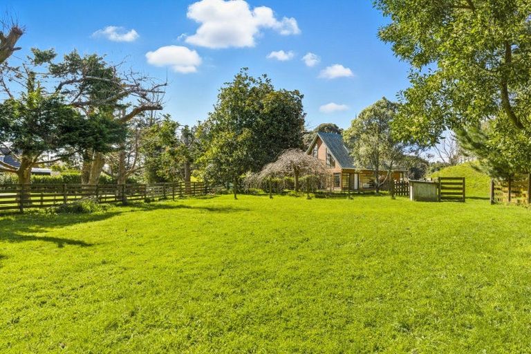 Photo of property in 345 Mazengarb Road, Paraparaumu, 5032