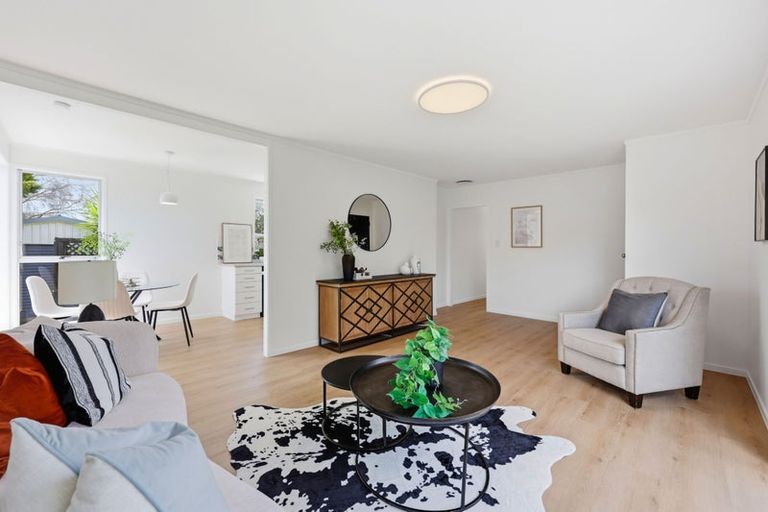 Photo of property in 5 Lisa Rise, Half Moon Bay, Auckland, 2012