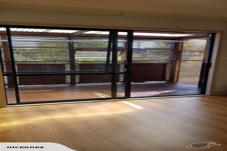 Photo of property in 19 Millstream Drive, Henderson, Auckland, 0610