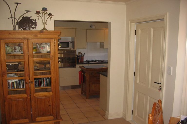 Photo of property in 15/28 Hobson Street, Thorndon, Wellington, 6011