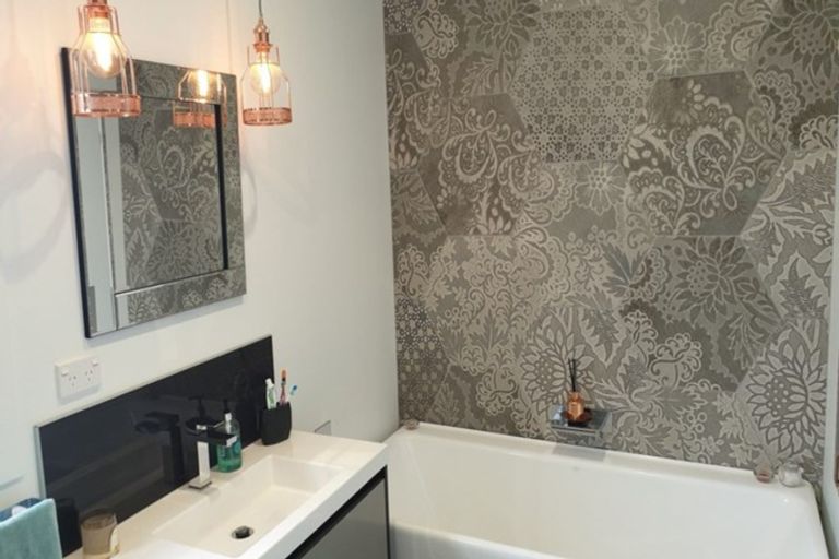 Photo of property in 482 Devon Street East, Strandon, New Plymouth, 4312