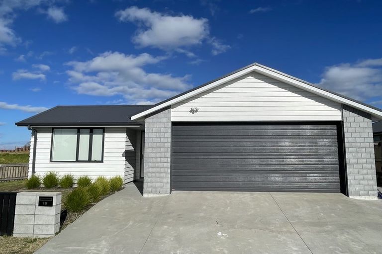 Photo of property in 18 Anchor Crescent, Papamoa, 3118