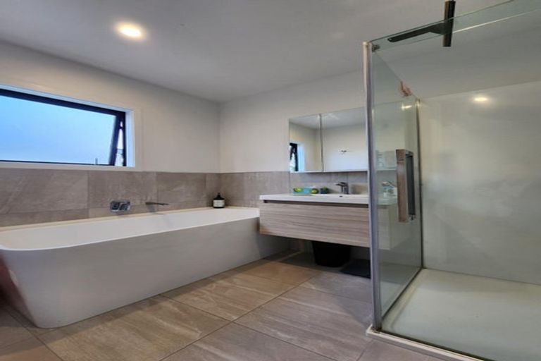 Photo of property in 136 Wairau Road, Oakura, New Plymouth, 4374