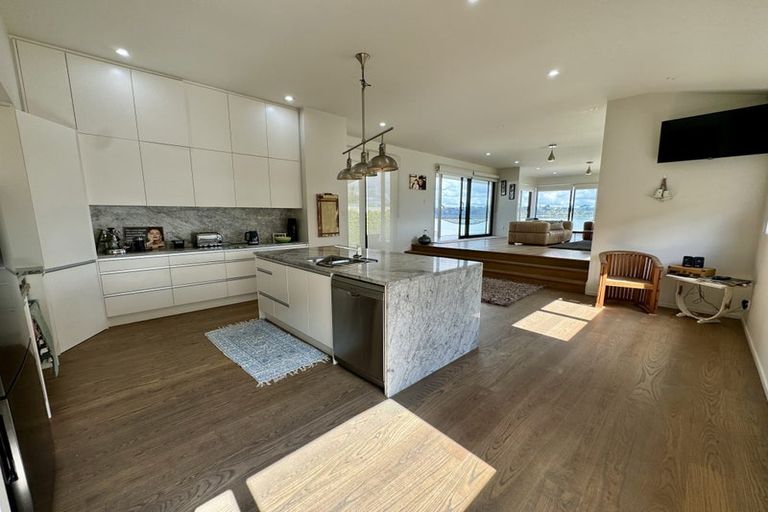 Photo of property in 62 The Terrace, Herald Island, Auckland, 0618