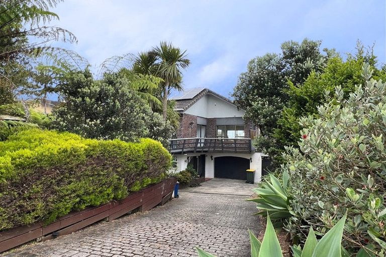 Photo of property in 1070 Scenic Drive North, Swanson, Auckland, 0816