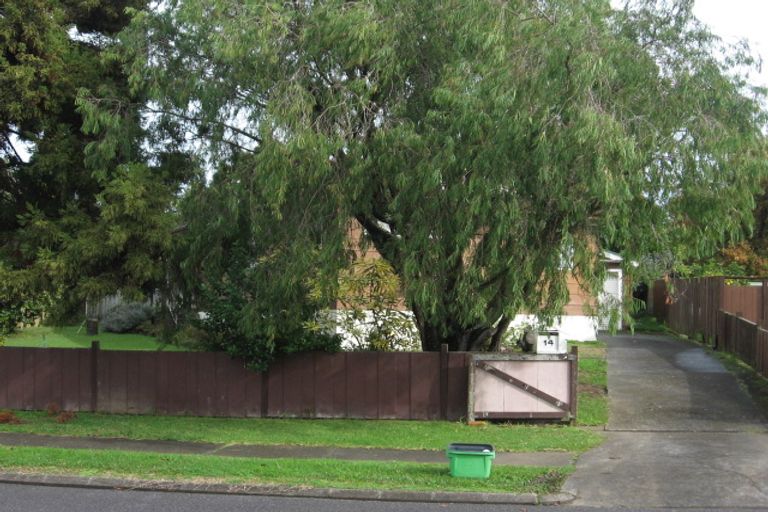 Photo of property in 14 Lisa Rise, Half Moon Bay, Auckland, 2012