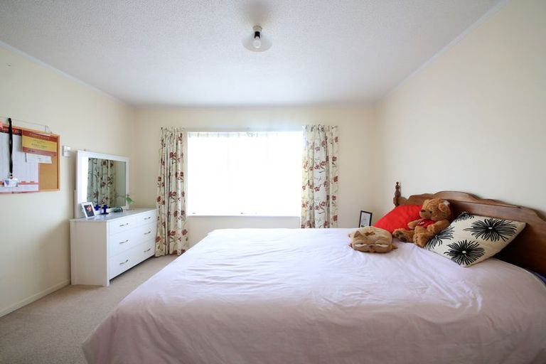 Photo of property in 2/137 Great South Road, Manurewa, Auckland, 2102