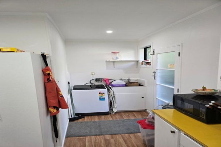 Photo of property in 24 Silverstream Road, Crofton Downs, Wellington, 6035