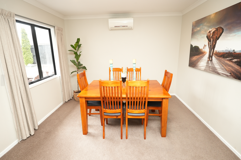 Photo of property in 32 Rosalie Terrace, Kelvin Grove, Palmerston North, 4414