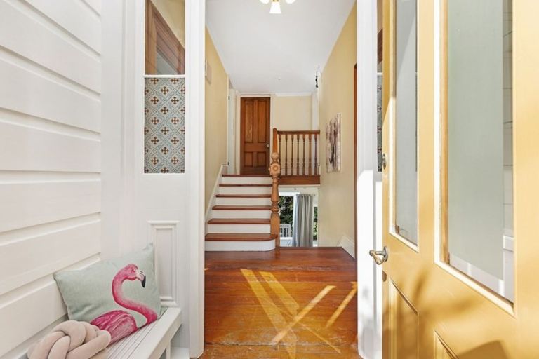 Photo of property in 104 Elizabeth Street, Mount Victoria, Wellington, 6011