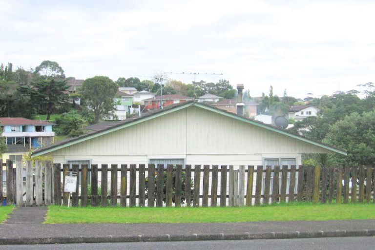 Photo of property in 23 Hewlett Road, Massey, Auckland, 0614