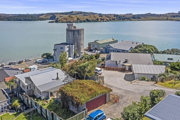 Photo of property in 77 Wallis Street, Raglan, 3225