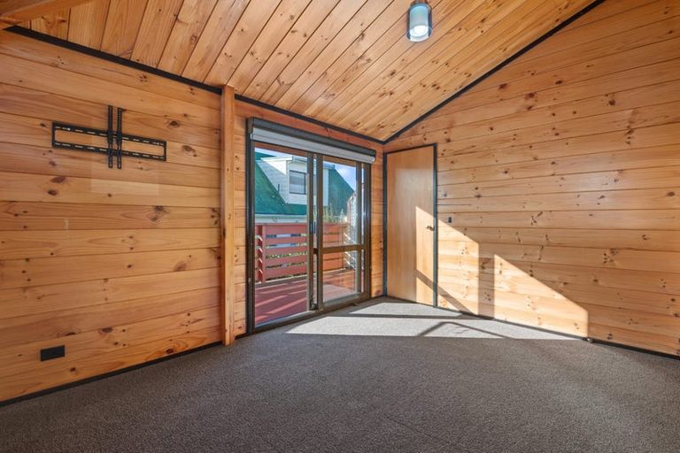 Photo of property in 33 Richmond Avenue, Richmond Heights, Taupo, 3330