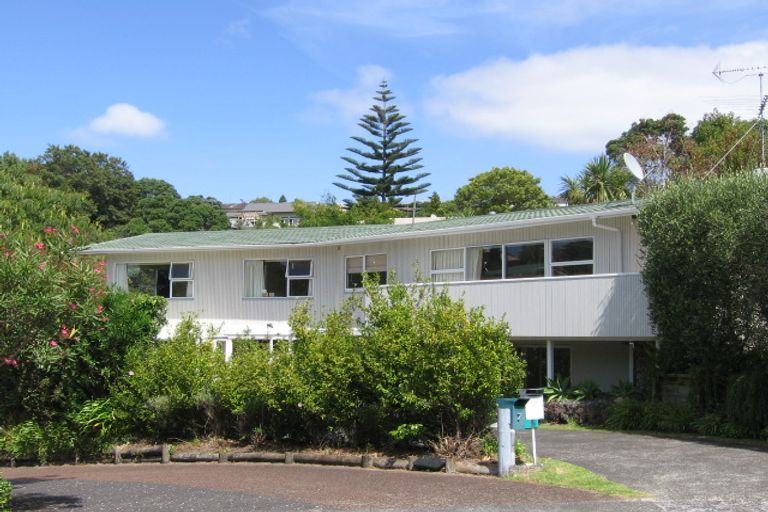 Photo of property in 8 Chevron Place, Castor Bay, Auckland, 0620