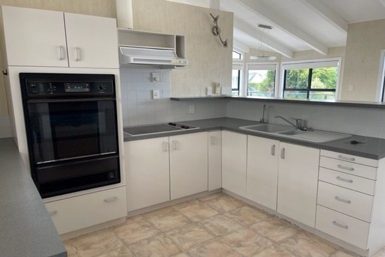 Photo of property in 15 Tamatea Drive, Snells Beach, 0920