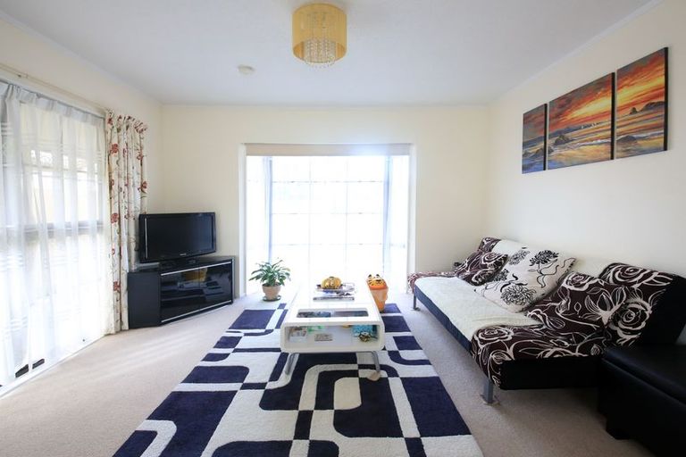 Photo of property in 2/137 Great South Road, Manurewa, Auckland, 2102