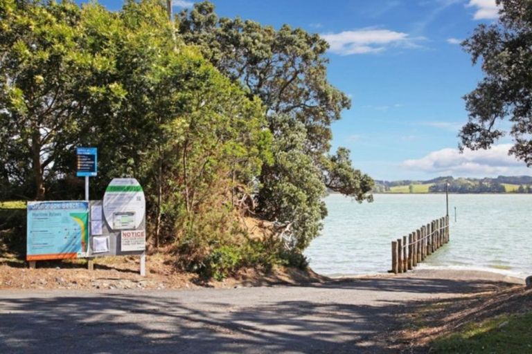 Photo of property in 13 Okohaka Avenue, Glenbrook, Waiuku, 2681