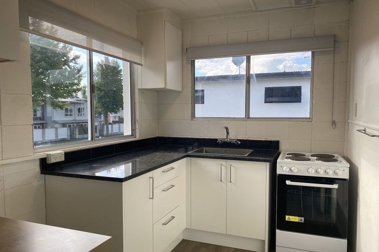 Photo of property in 2/21 Edgecumbe Street, Whitiora, Hamilton, 3200