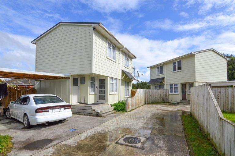 Photo of property in 3 Renfrew Place, Highbury, Palmerston North, 4412