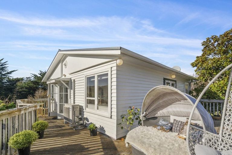 Photo of property in 78 Grays Road, Camborne, Porirua, 5026