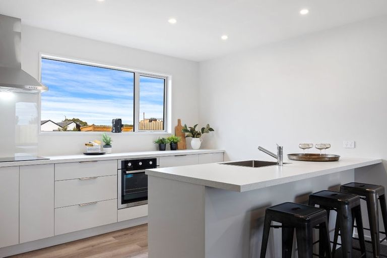 Photo of property in 2/30 Quaifes Road, Halswell, Christchurch, 8025