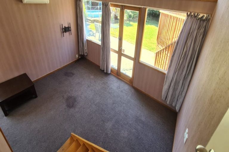 Photo of property in 4 Mahia Place, Kelvin Grove, Palmerston North, 4414