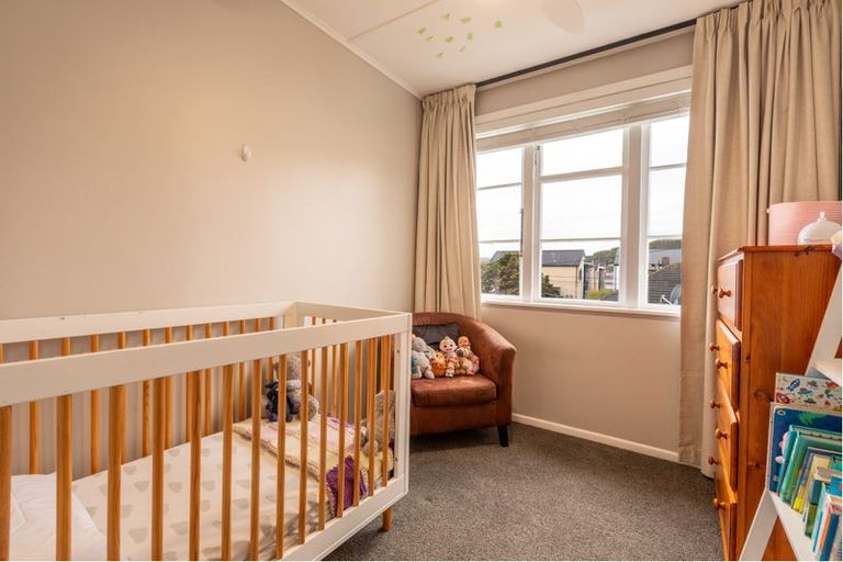 Photo of property in 27 Sladden Street, Naenae, Lower Hutt, 5011