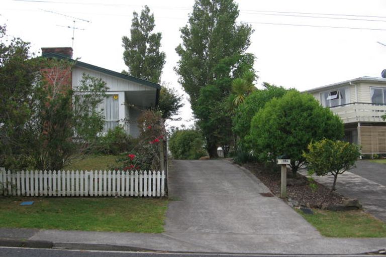 Photo of property in 15a Levesque Street, Birkdale, Auckland, 0626