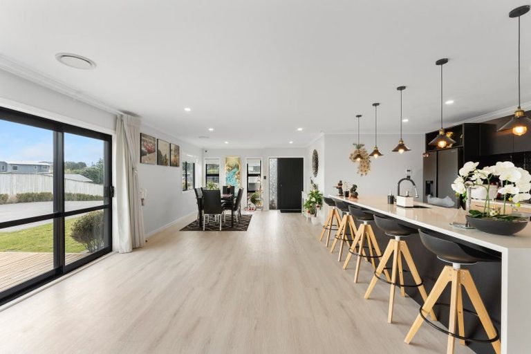 Photo of property in 5 Golf Vue Place, Castlecliff, Whanganui, 4501