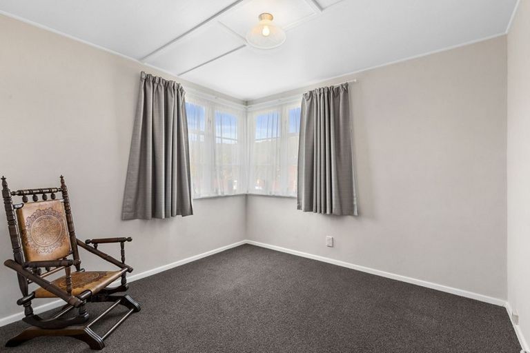 Photo of property in 17 Hewer Crescent, Naenae, Lower Hutt, 5011