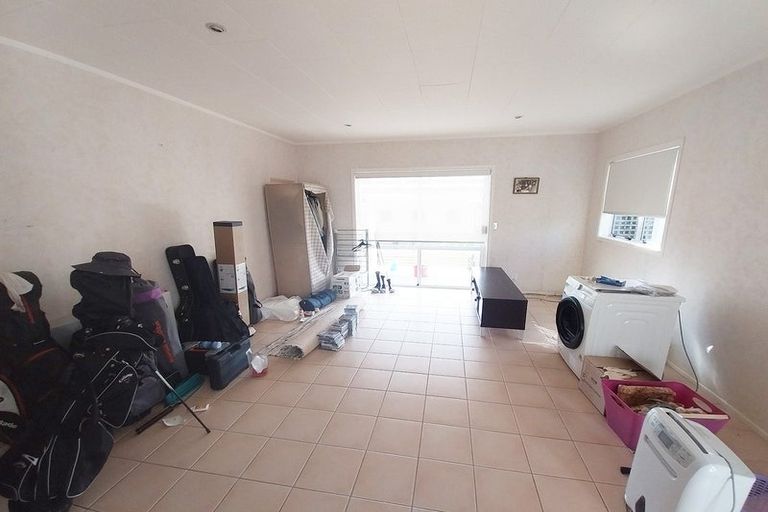 Photo of property in 2/65 Castor Bay Road, Castor Bay, Auckland, 0620