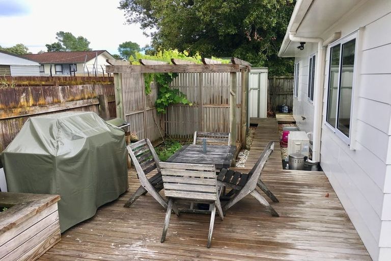 Photo of property in 390a Bucklands Beach Road, Bucklands Beach, Auckland, 2012