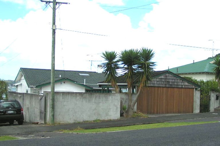 Photo of property in 11 Richmond Avenue, Northcote Point, Auckland, 0627
