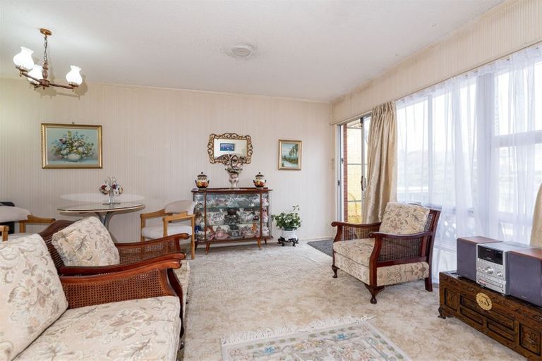 Photo of property in 5/1 Ribblesdale Road, Henderson, Auckland, 0612