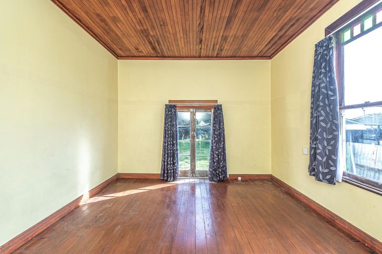 Photo of property in 2 Alma Road, Gonville, Whanganui, 4501