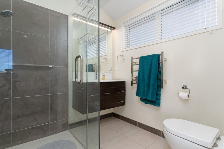 Photo of property in 11 Maple Grove, Kingston, Wellington, 6021