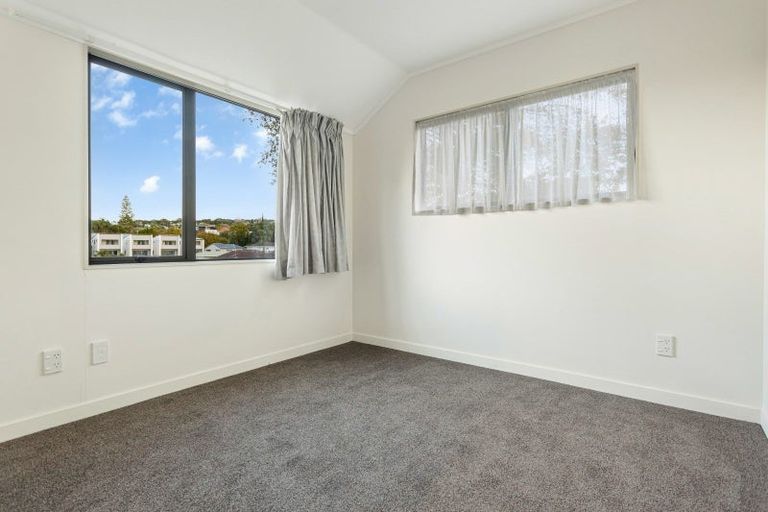 Photo of property in 1/35 Eastglen Road, Glen Eden, Auckland, 0602