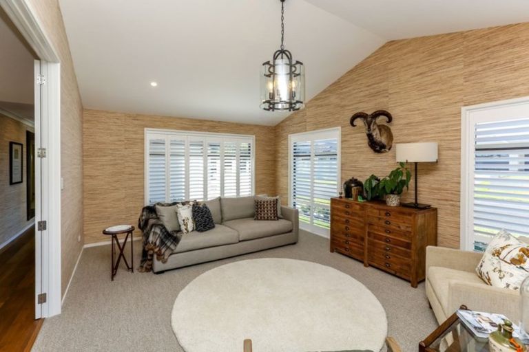 Photo of property in 1 Tupare Place, Highlands Park, New Plymouth, 4312