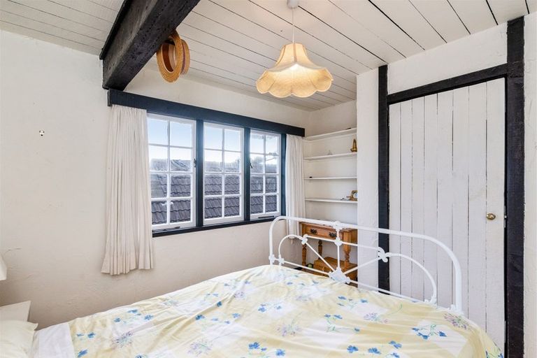 Photo of property in 1 Kohutuhutu Road, Raumati Beach, Paraparaumu, 5032