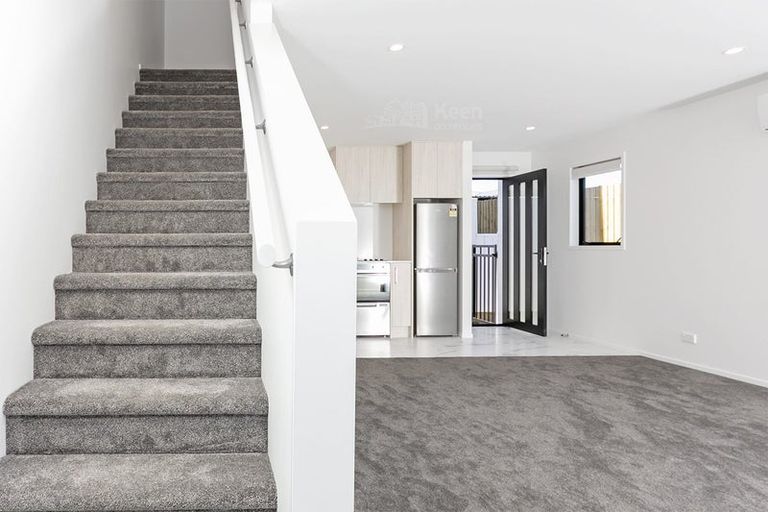 Photo of property in 1/21 Karamu Street, Te Atatu Peninsula, Auckland, 0610