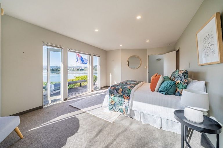 Photo of property in 26a Mana View Road, Paremata, Porirua, 5026