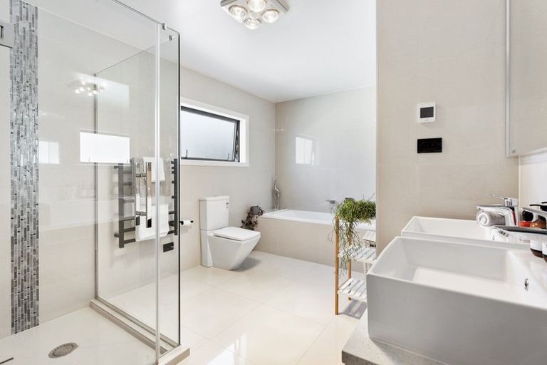 Photo of property in 40 Bounty Road, Long Bay, Auckland, 0630