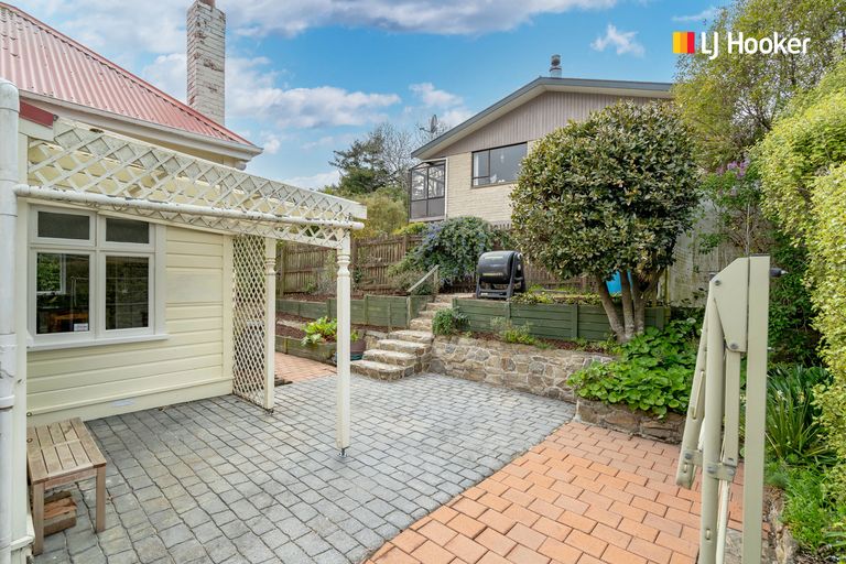 Photo of property in 24 Mataora Road, Kenmure, Dunedin, 9011