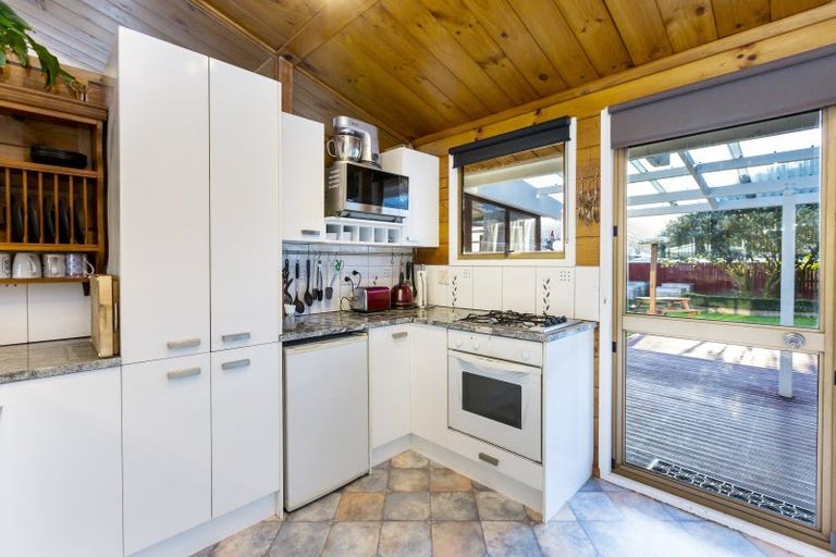 Photo of property in 71 Oregon Drive, Maoribank, Upper Hutt, 5018