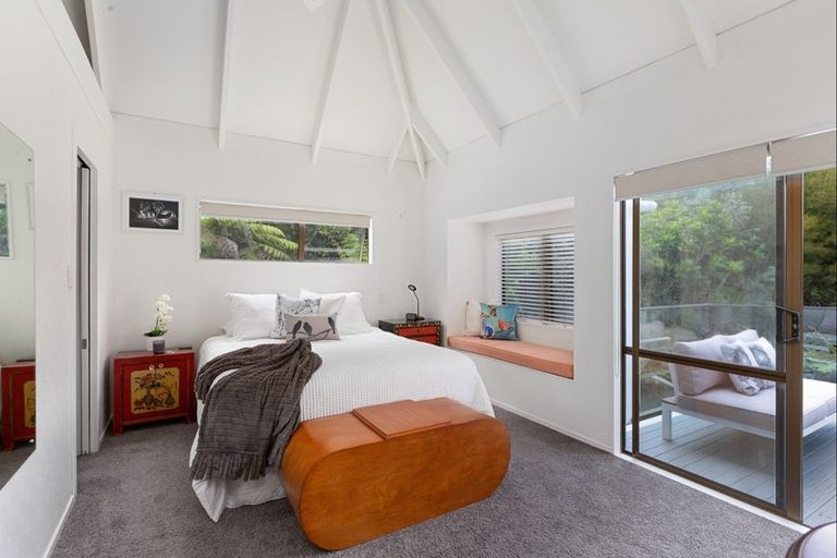 Photo of property in 38 Glenelg Road, Red Beach, 0932